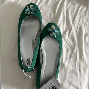 NWT Green Jeweled Satin Ballet Flats